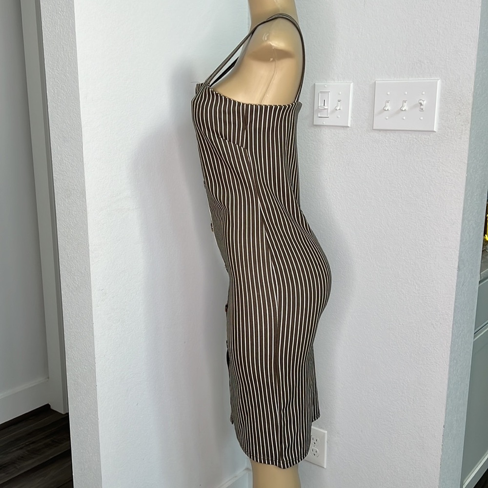 Dress - Picture 4 of 4